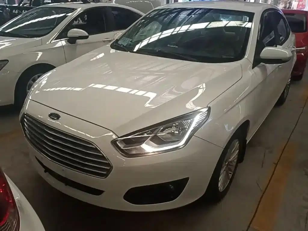 Ford Focus 2015 1.5L Automatic Comfort Model — миниатюра 2
