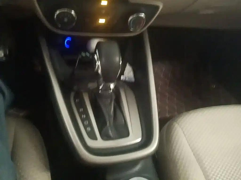 Ford Focus 2015 1.5L Automatic Comfort Model — миниатюра 14