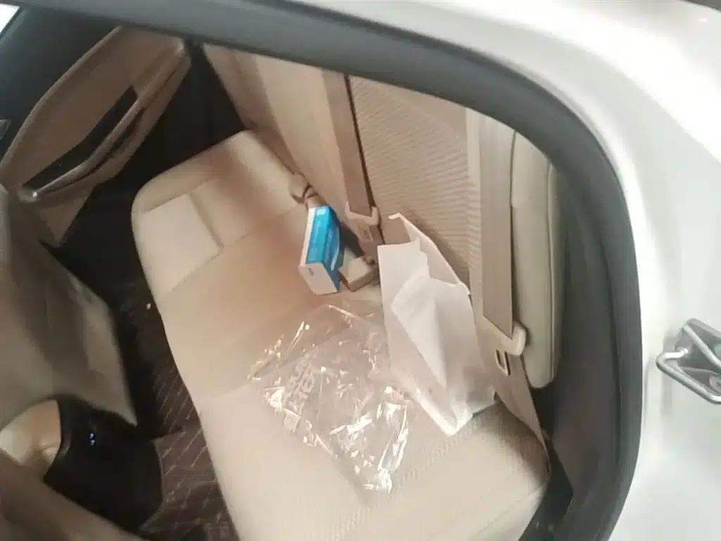 Ford Focus 2015 1.5L Automatic Comfort Model — миниатюра 17