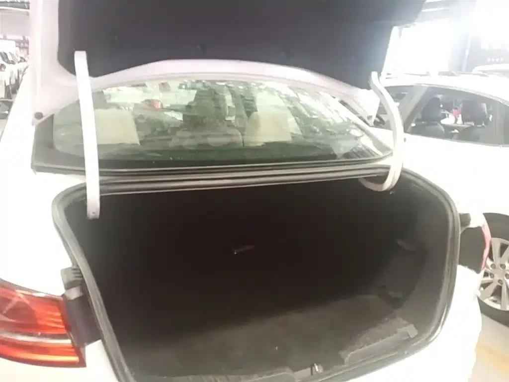 Ford Focus 2015 1.5L Automatic Comfort Model — миниатюра 19