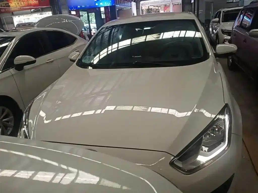 Ford Focus 2015 1.5L Automatic Comfort Model — миниатюра 3