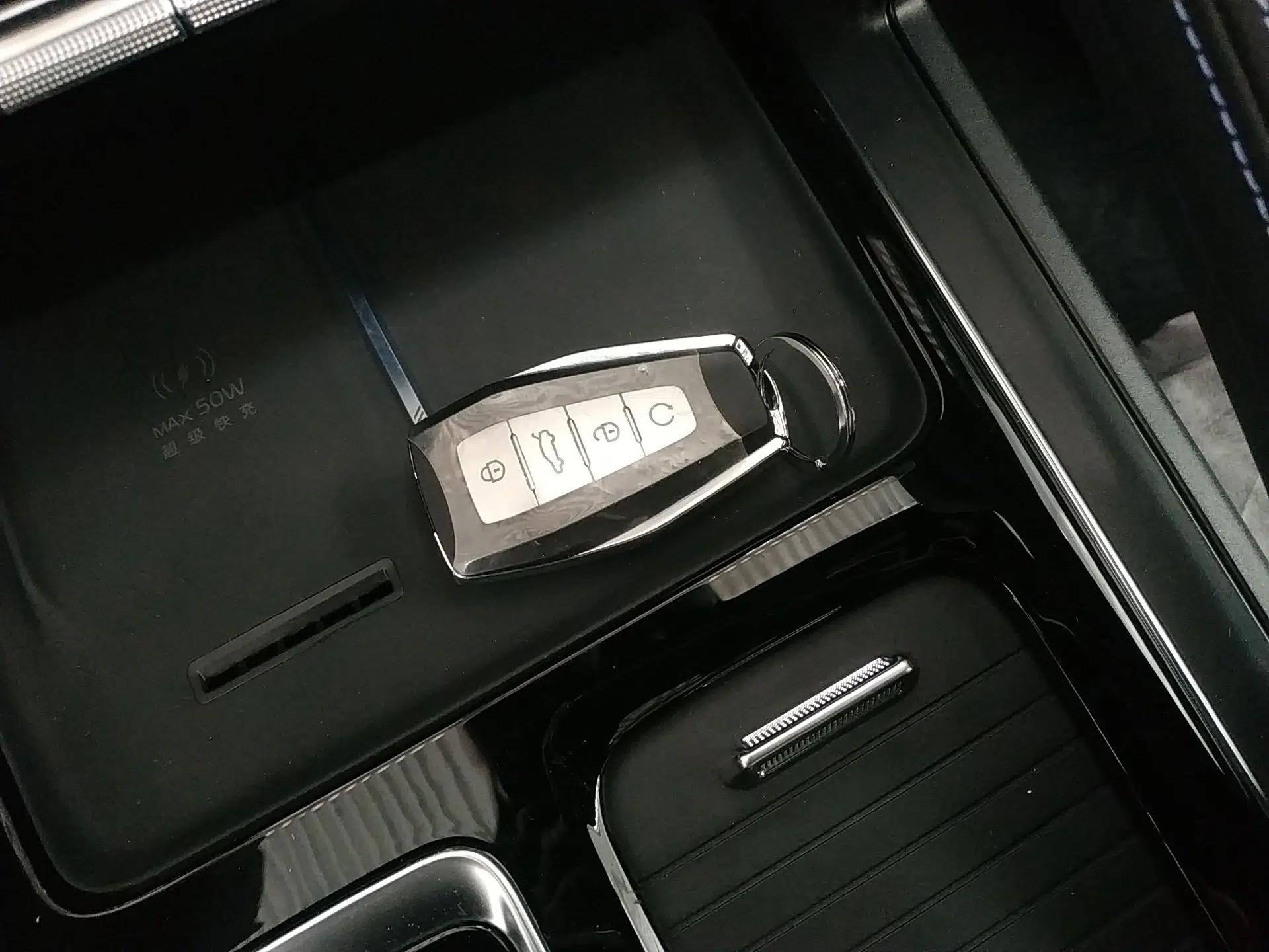 Geely Auto Preface 2026 Model Oriental Yao 1.5TD Kunlun Edition — миниатюра 22