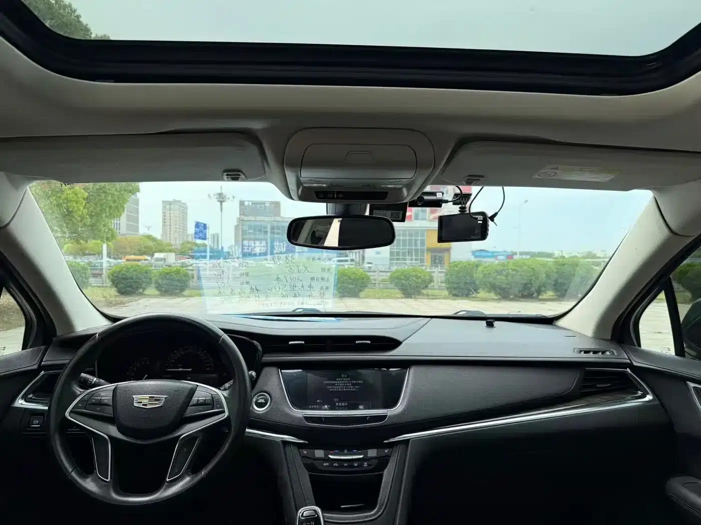 2016 Cadillac XT5 25T Luxury — миниатюра 4