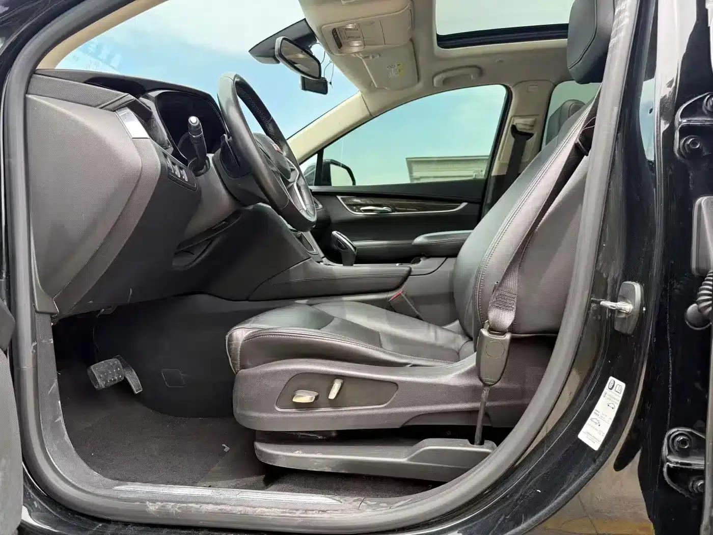 2016 Cadillac XT5 25T Luxury — миниатюра 6