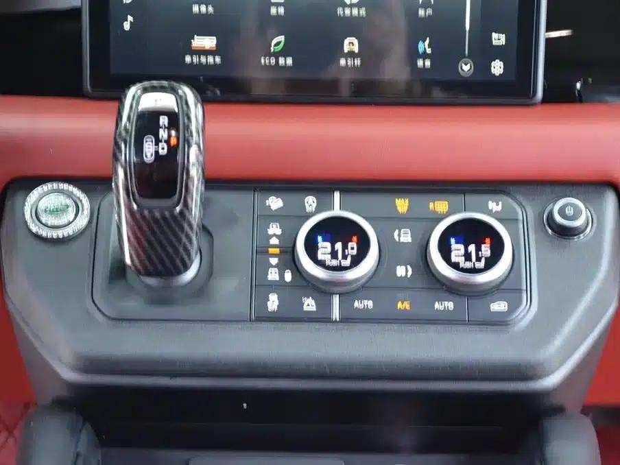 2021 Land Rover Defender 110 P400 Dark Edition — миниатюра 8