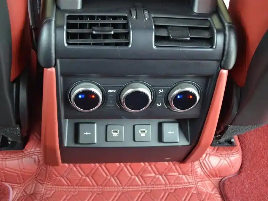 2021 Land Rover Defender 110 P400 Dark Edition — миниатюра 10