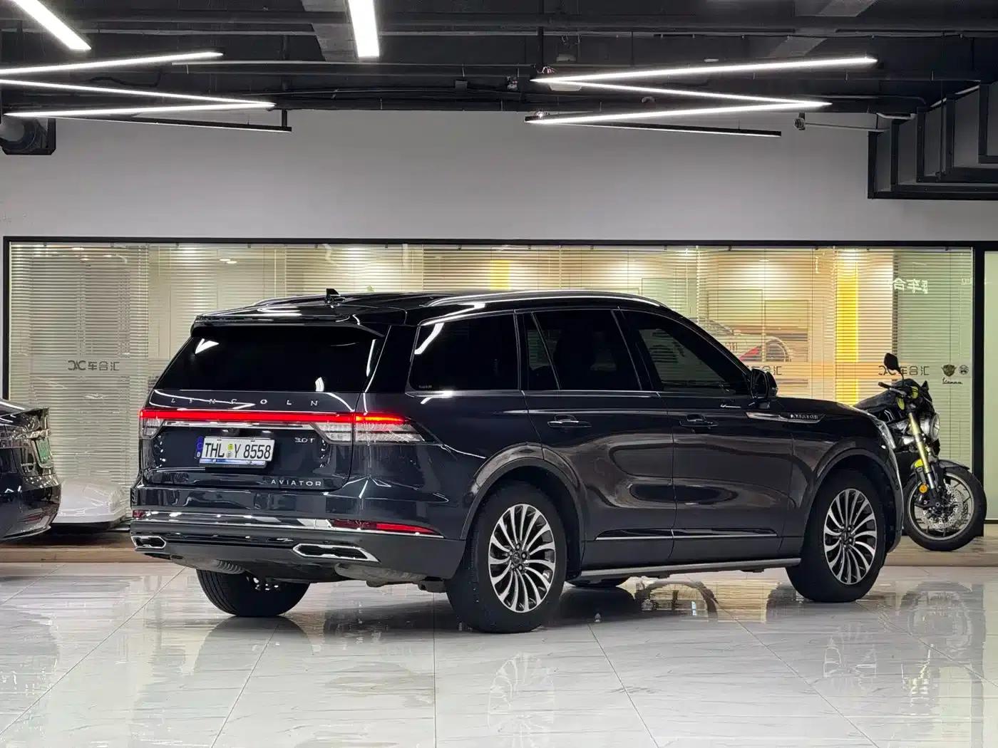 2022 Aviator 3.0T V6 AWD Premium Edition — миниатюра 13