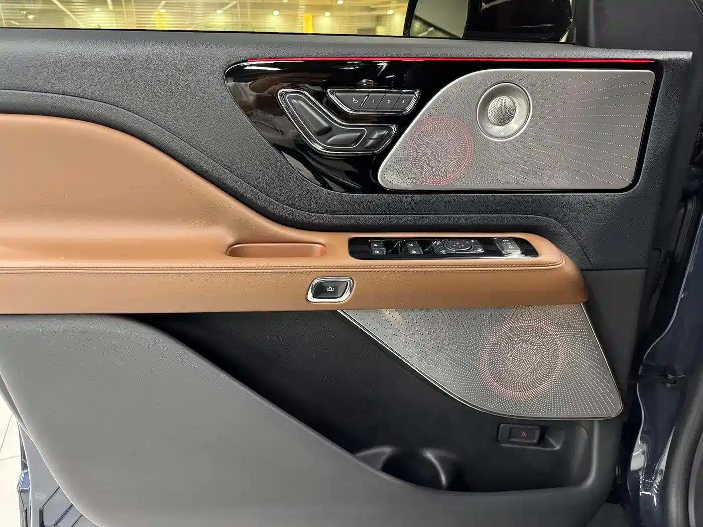 2022 Aviator 3.0T V6 AWD Premium Edition — миниатюра 15