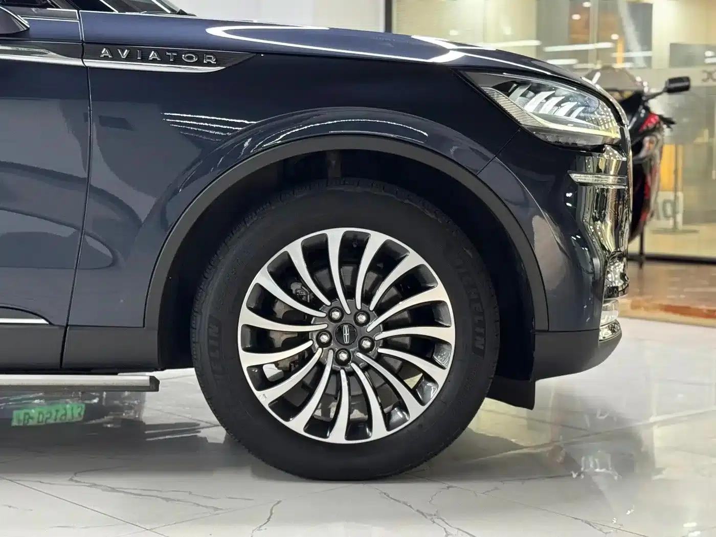 2022 Aviator 3.0T V6 AWD Premium Edition — миниатюра 10