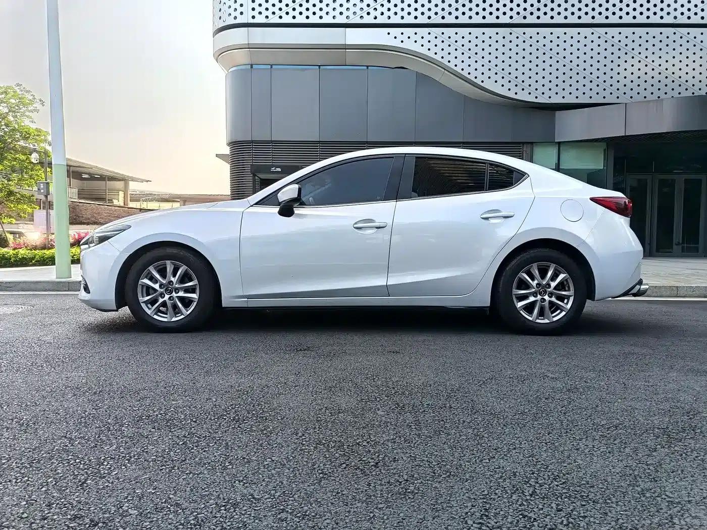 Mazda3 Axela 2017 Sedan 1.5L Automatic Luxury (China V Emission Standard) — миниатюра 12