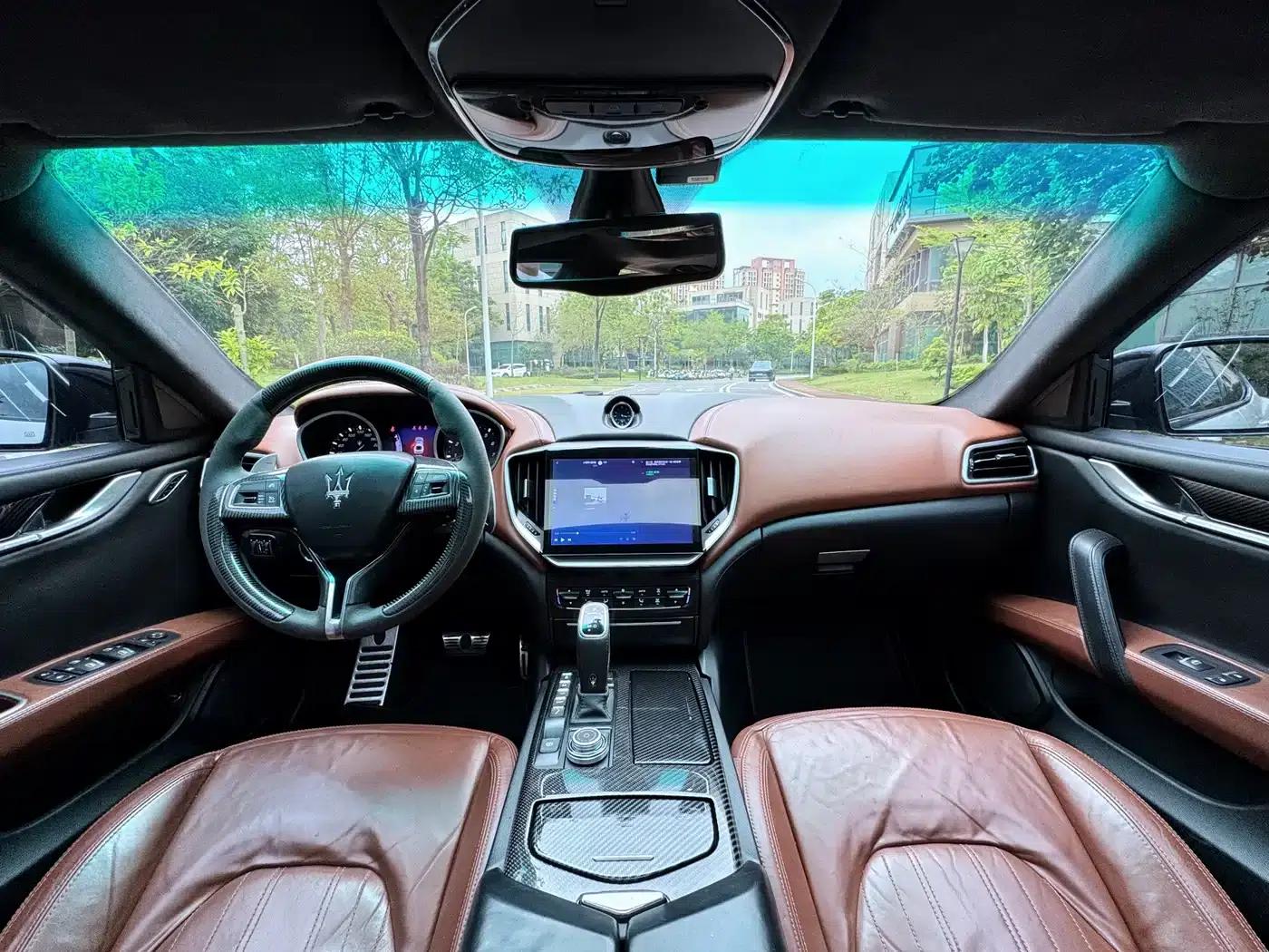 2014 Ghibli 3.0T Standard Edition — миниатюра 11
