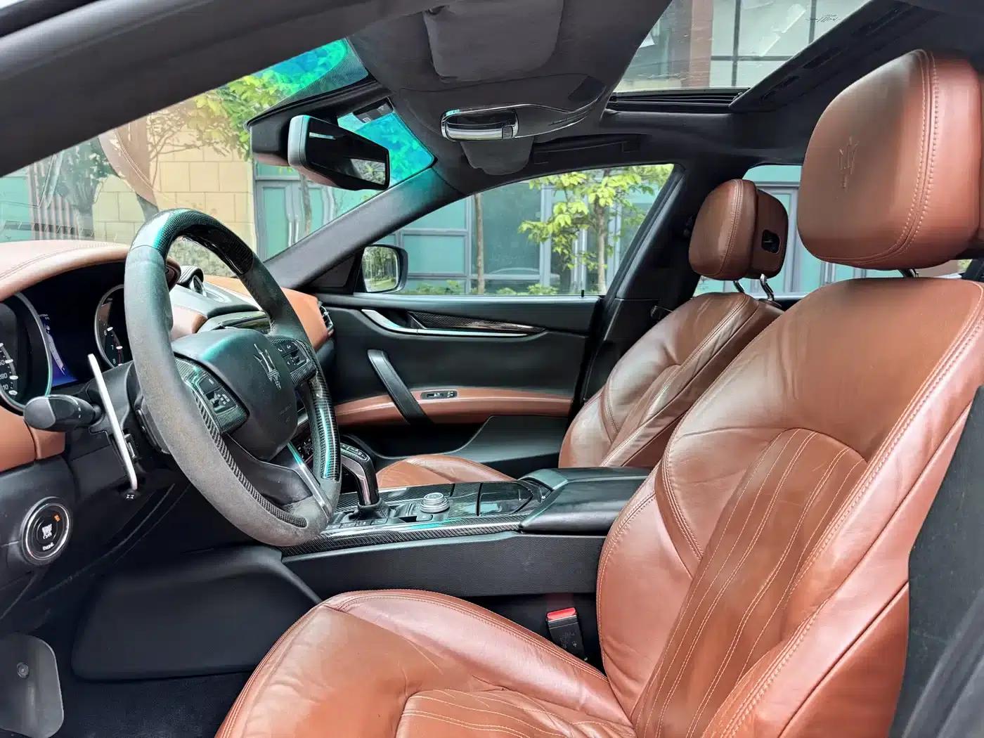 2014 Ghibli 3.0T Standard Edition — миниатюра 9