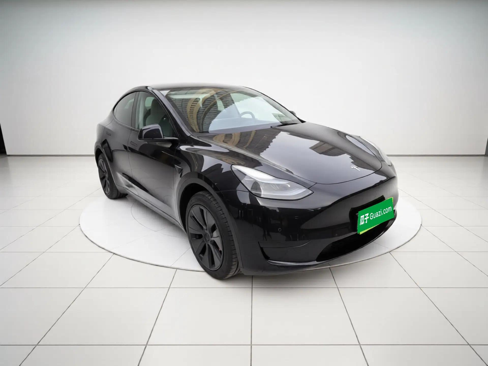 Tesla Model Y 2023 Rear-Wheel-Drive Version — миниатюра 3