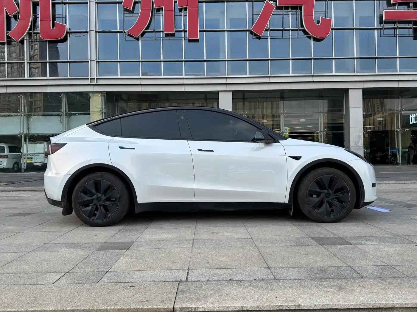 Model Y 2024 Rear-Wheel Drive — миниатюра 5
