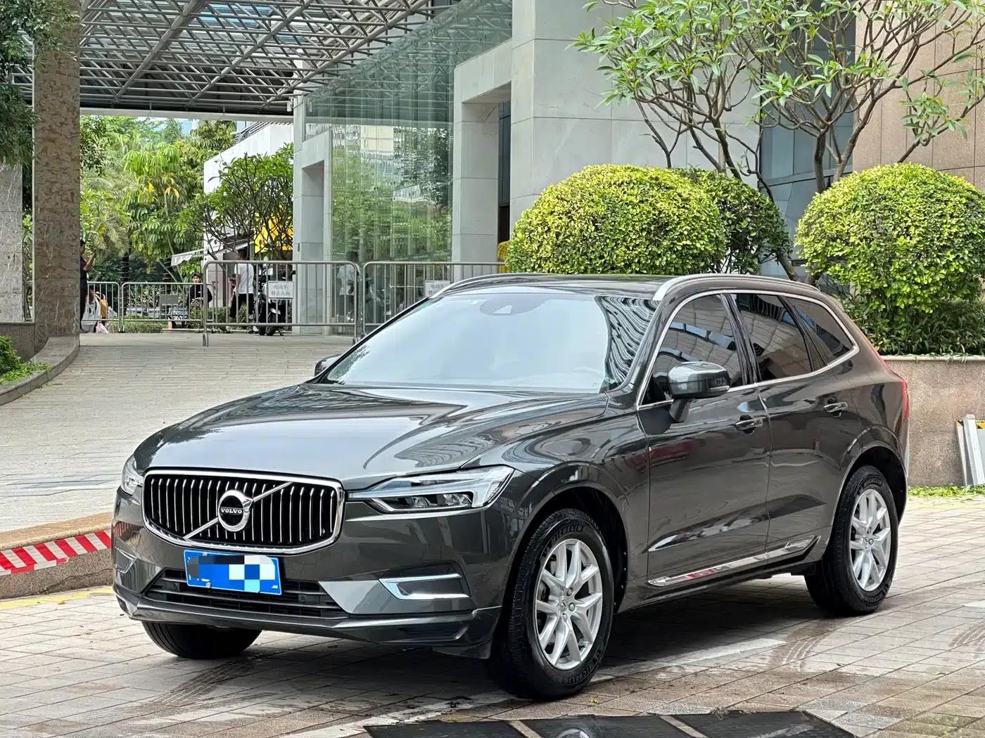 2020 Volvo XC60 T4 Smart Luxury Edition — миниатюра 1