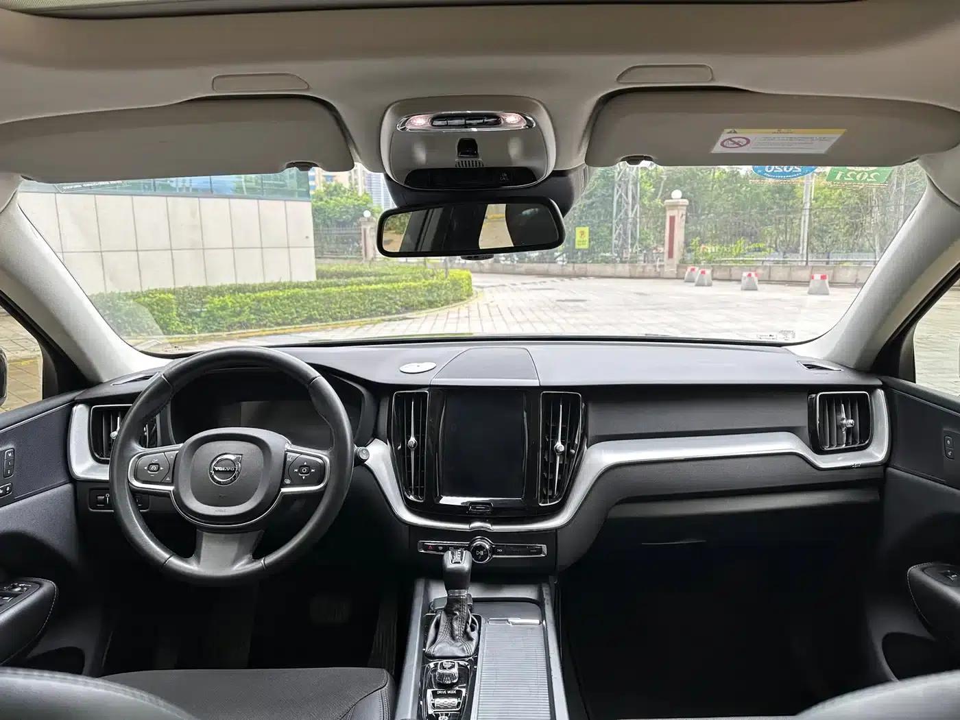 2020 Volvo XC60 T4 Smart Luxury Edition — миниатюра 7