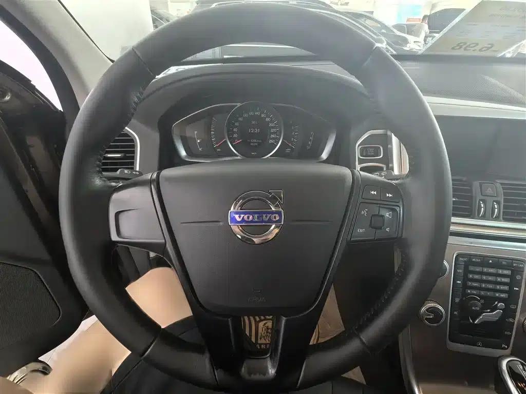 2017 Volvo XC60 T5 Smart Upgrade Edition — миниатюра 3
