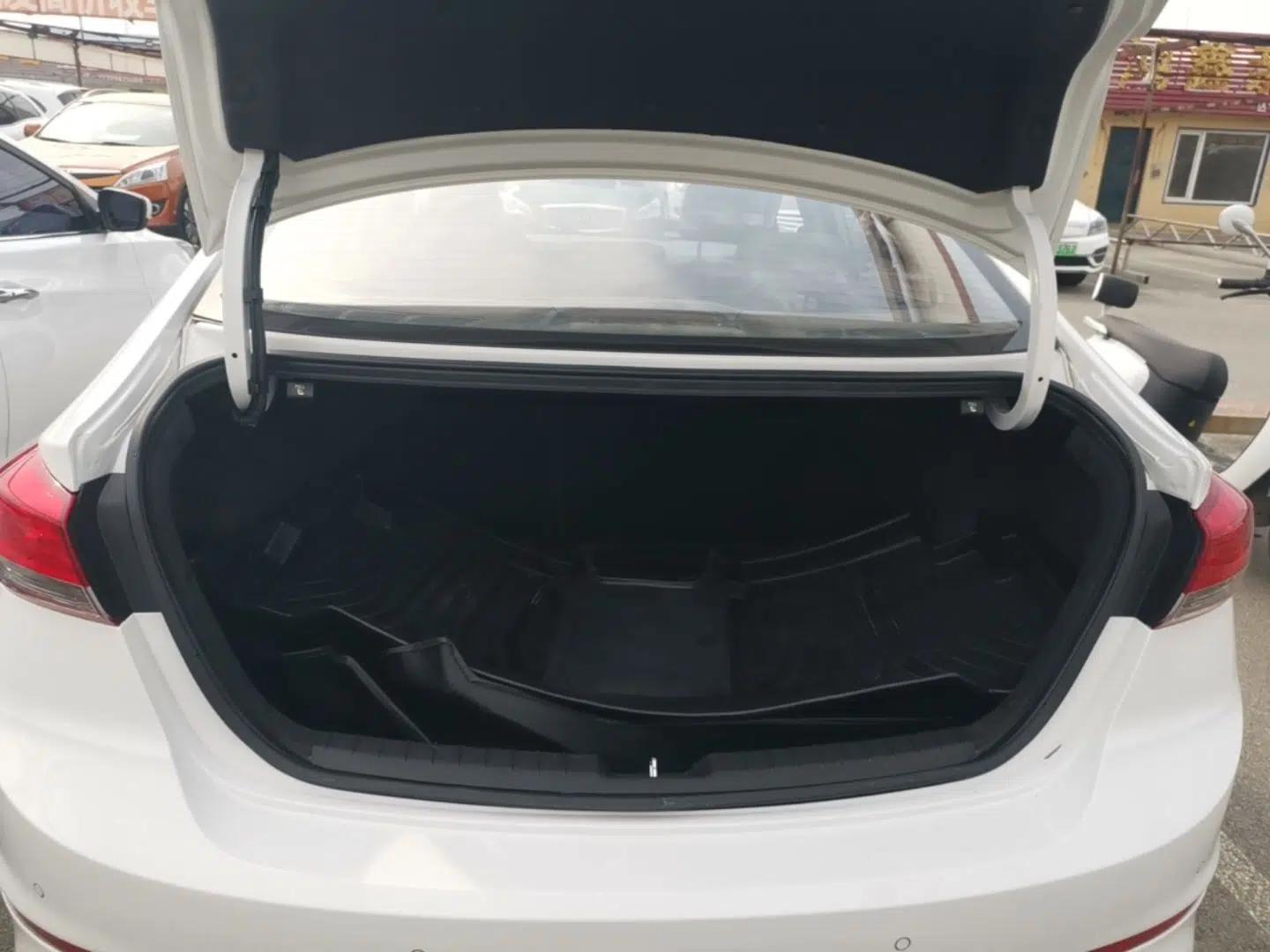 Hyundai Elantra (6th Generation / Lingdong) 2020 1.5L CVT Smart & Stylish – Elite Version — миниатюра 16