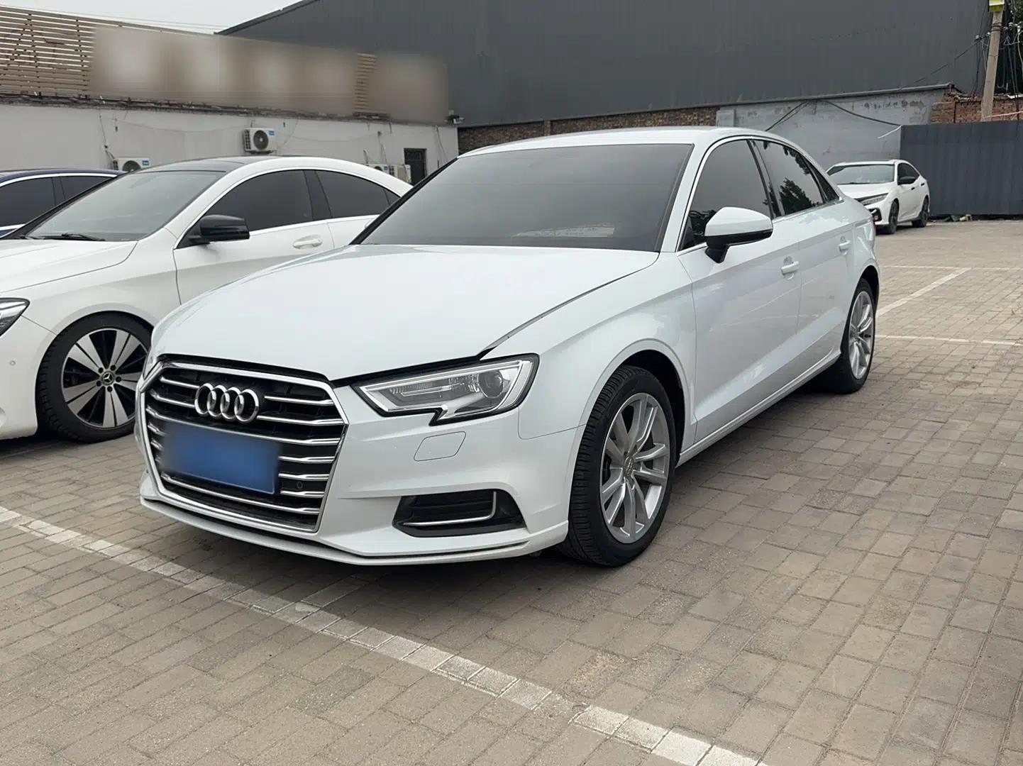 Audi A3 2019 Limousine 35 TFSI Ambition China V — миниатюра 1