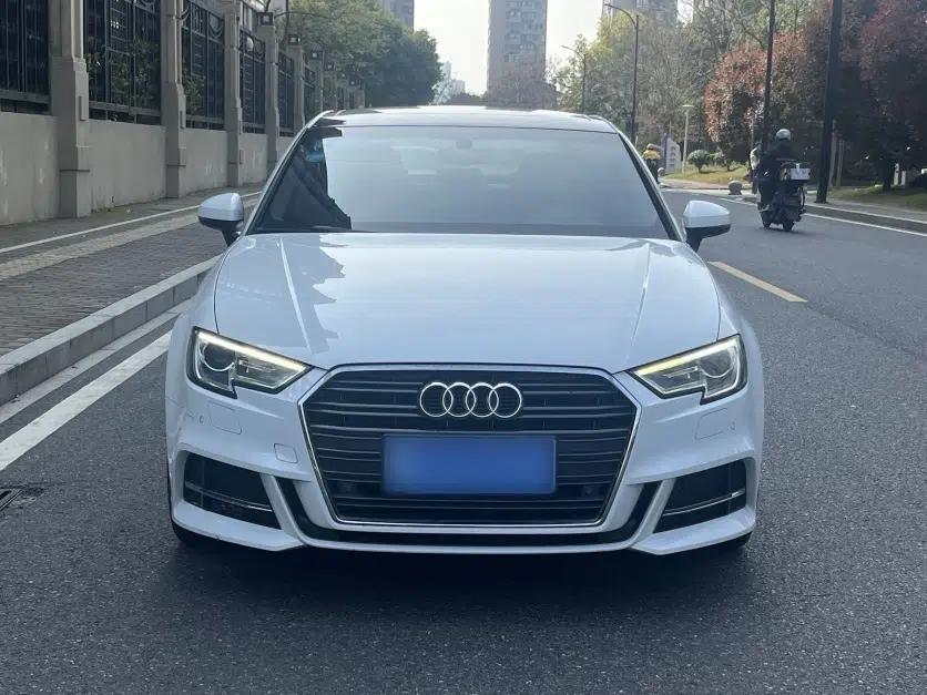Audi A3 2018 30th Anniversary Edition Limousine 35 TFSI Fashion Model — миниатюра 2