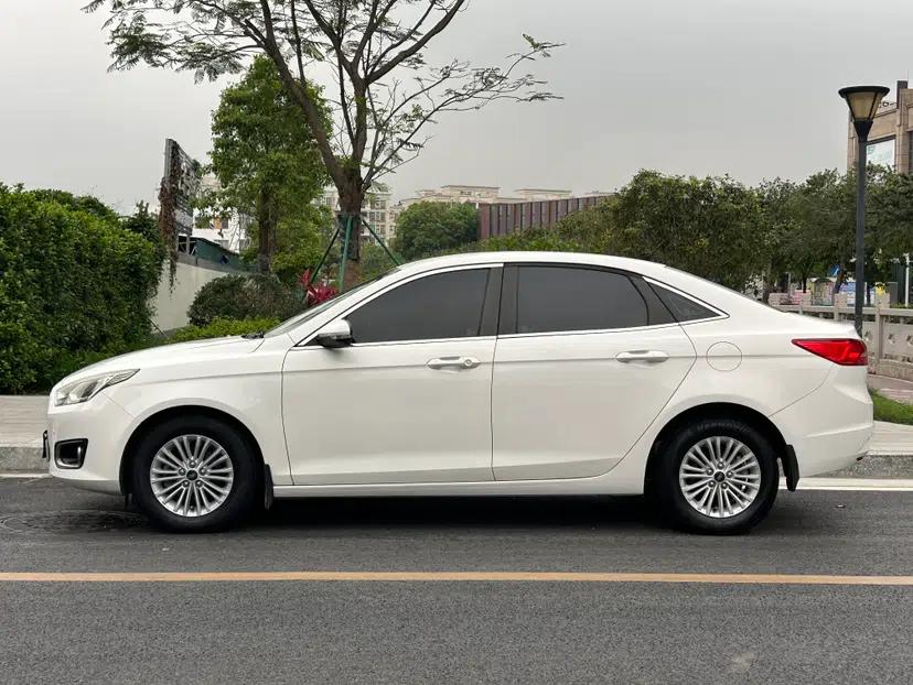 Ford Escort 2015 1.5L Automatic Comfort Edition — миниатюра 4