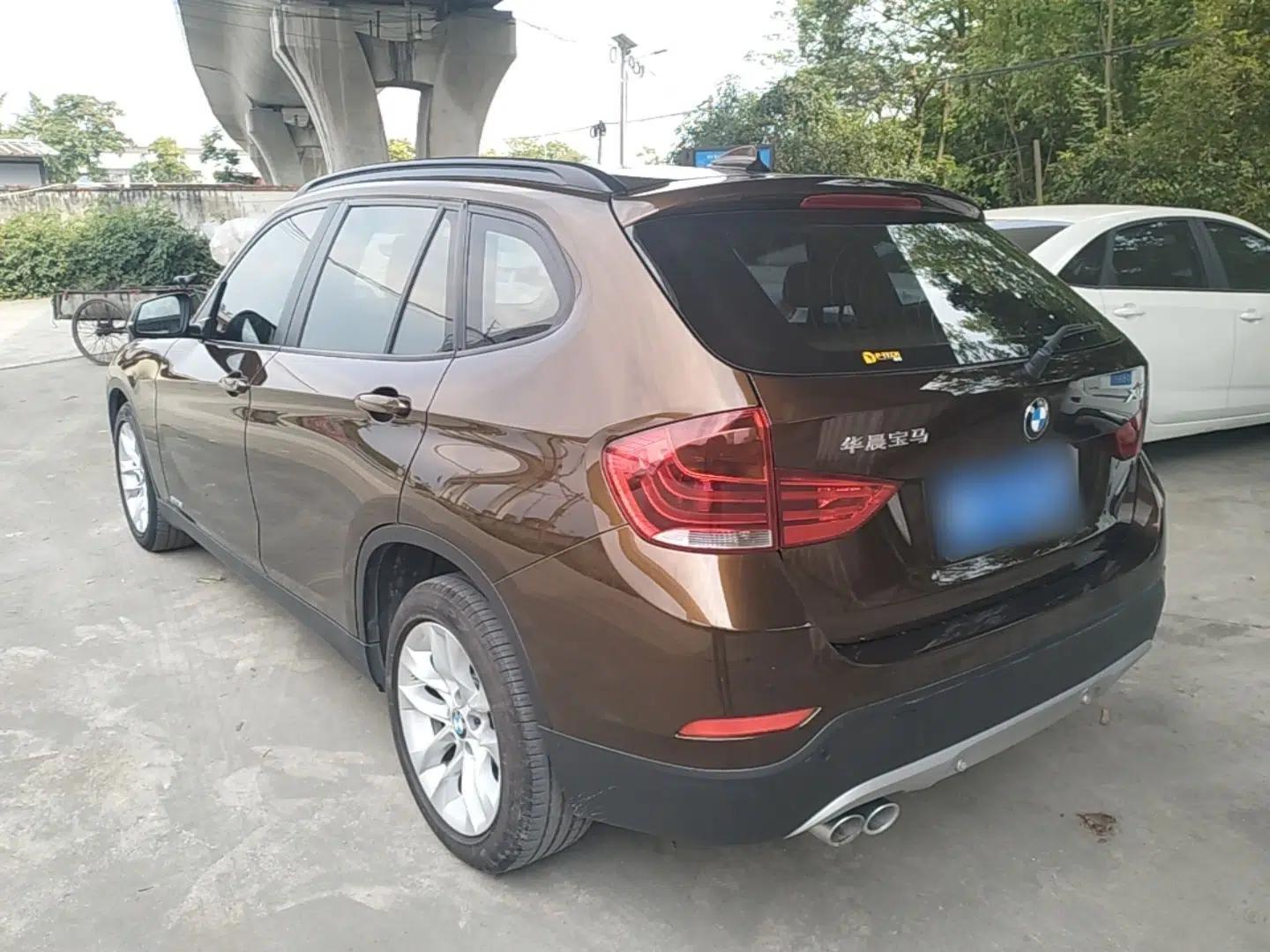 BMW X1 2014 sDrive18i Leading Model — миниатюра 4