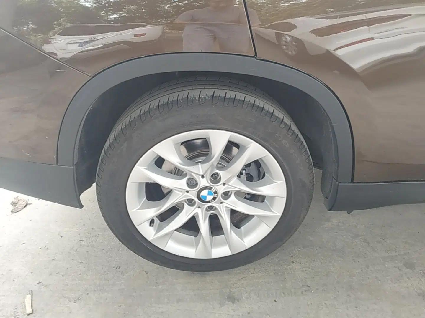 BMW X1 2014 sDrive18i Leading Model — миниатюра 10