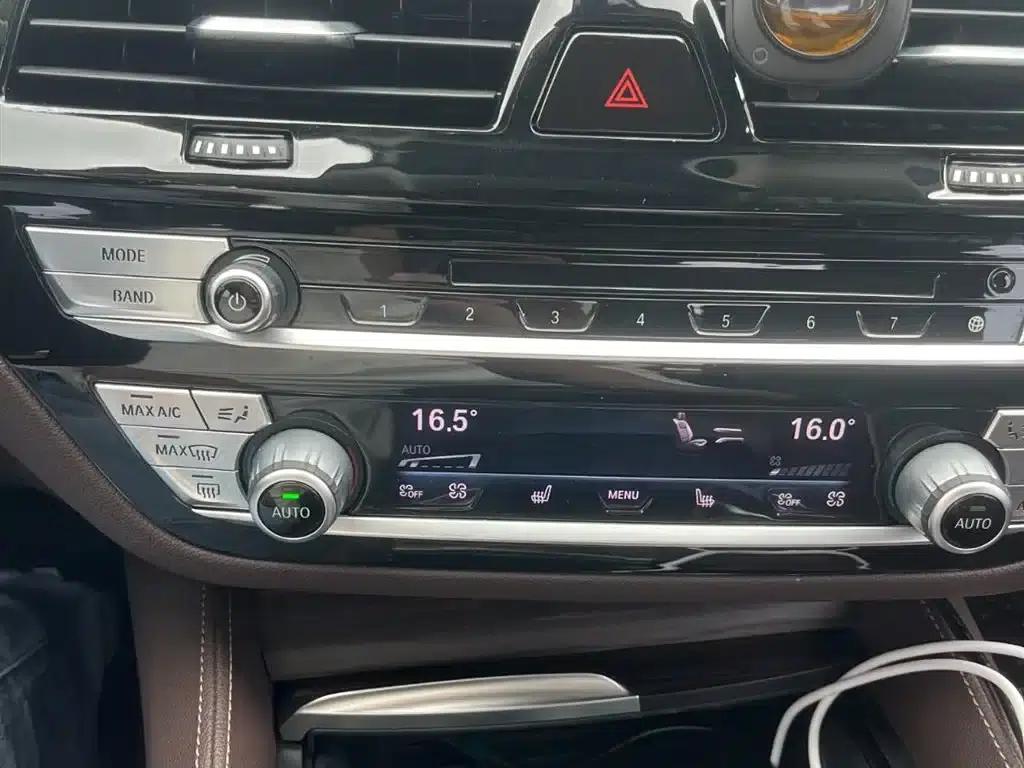 2018 BMW 5 Series Facelift 530Li Luxury Package — миниатюра 8