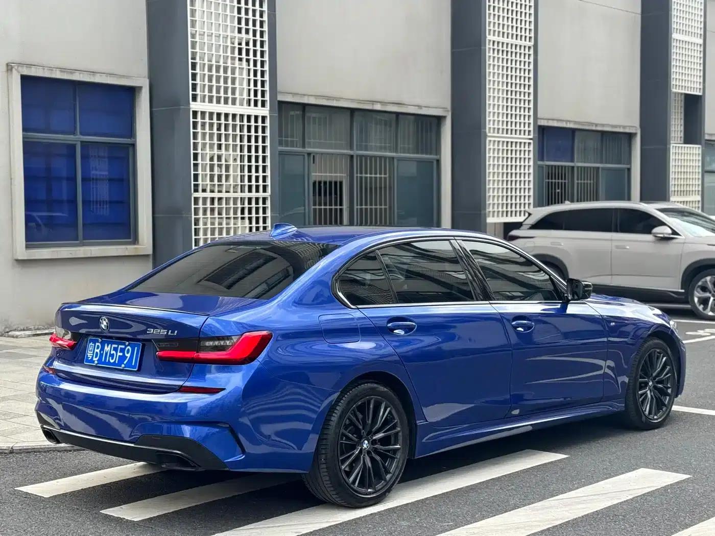 2021 BMW 3 Series 325Li M Sport Shadow Edition — миниатюра 4