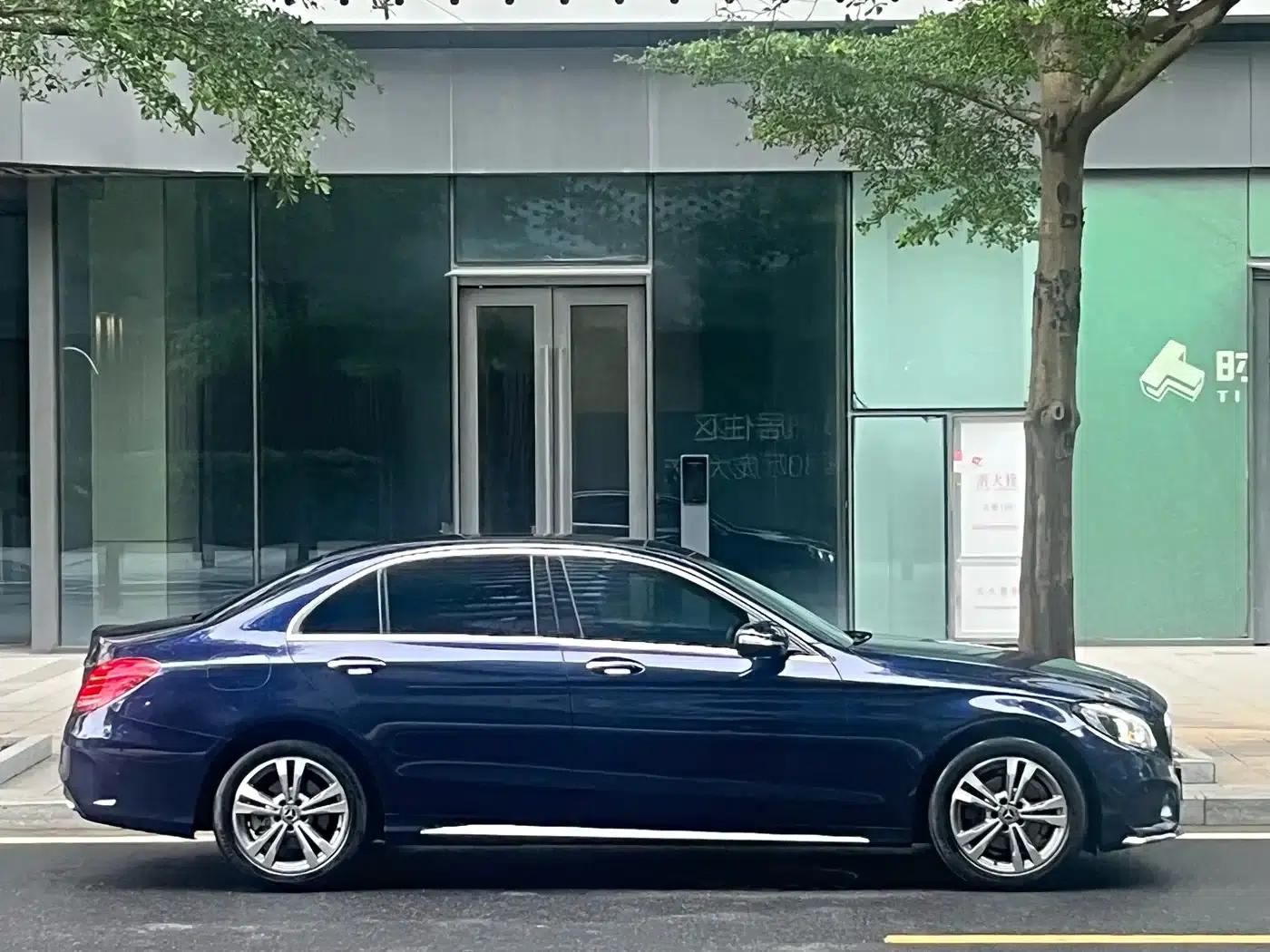 Mercedes-Benz C-Class 2017 Facelift C 200 L Sport Edition — миниатюра 41