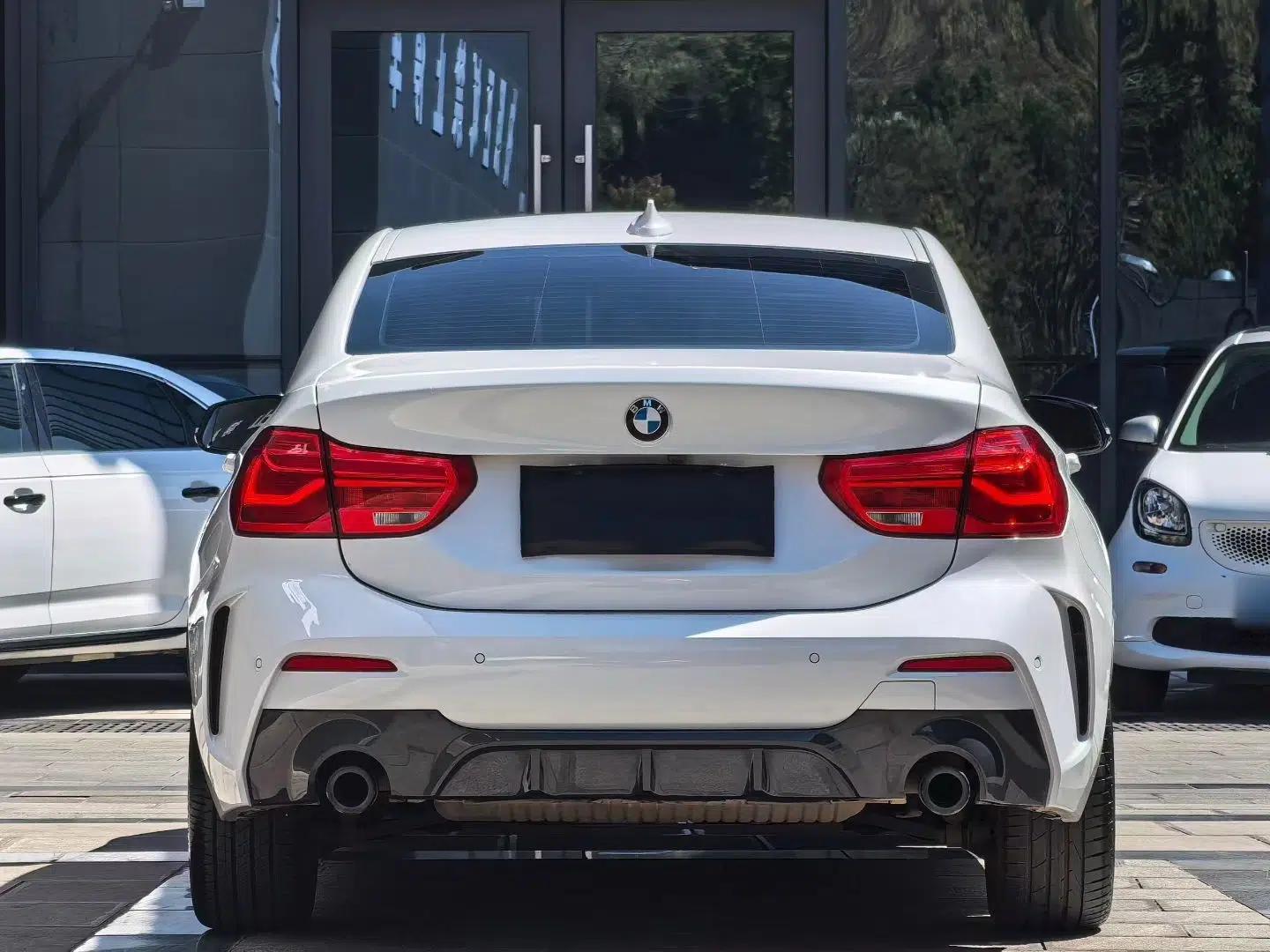 BMW 1 Series 2021 120i M Sport Night Edition — миниатюра 3