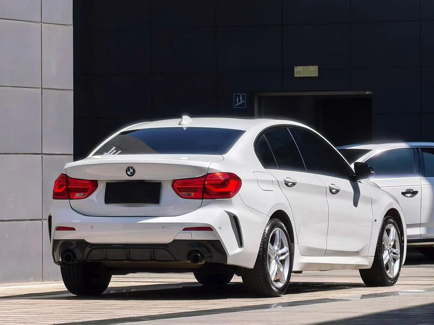 BMW 1 Series 2021 120i M Sport Night Edition — миниатюра 4