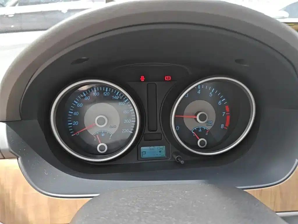 Buick Excelle 2015 1.5L Automatic Premium Edition — миниатюра 11