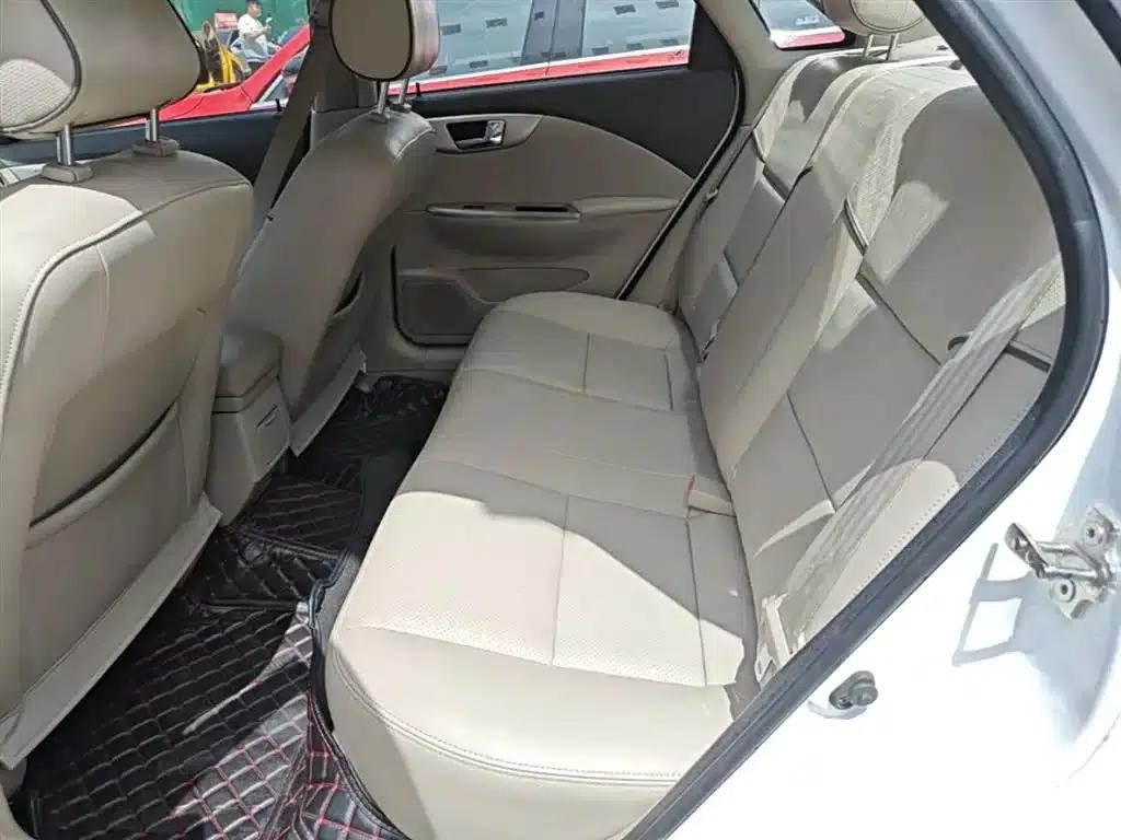Buick Excelle 2015 1.5L Automatic Premium Edition — миниатюра 16