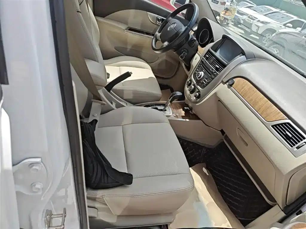 Buick Excelle 2015 1.5L Automatic Premium Edition — миниатюра 24