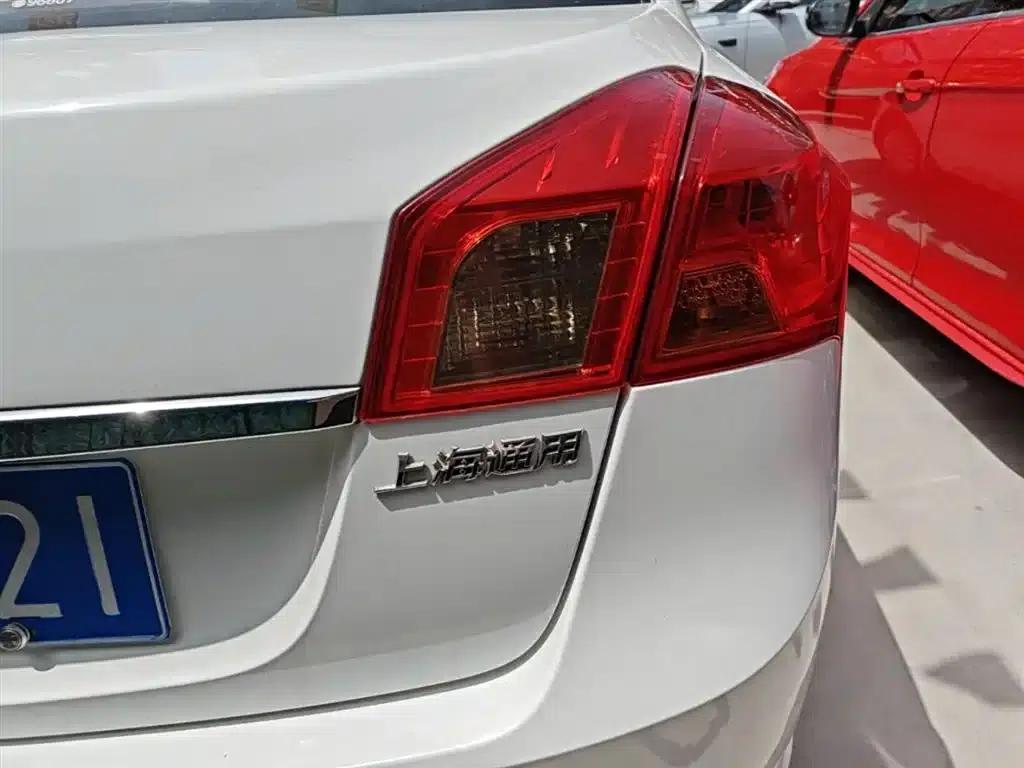 Buick Excelle 2015 1.5L Automatic Premium Edition — миниатюра 8