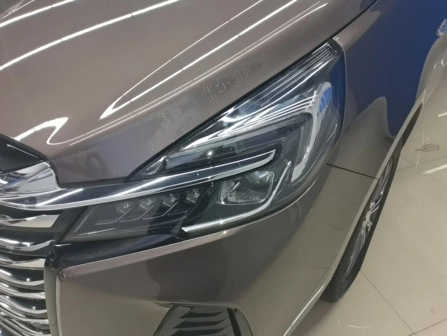 Buick GL8 2023 Facelifted Land Cruiser Executive Luxury Version — миниатюра 9