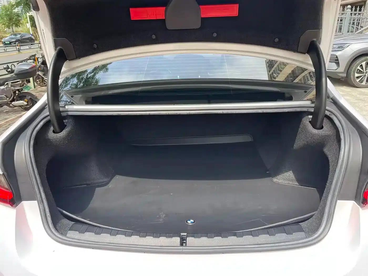 BMW i3 2022 eDrive 35L — миниатюра 9