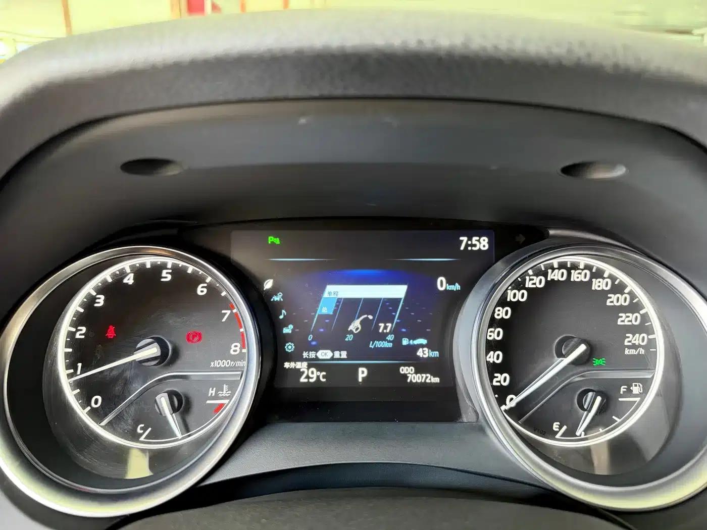 2021 Camry 2.0G Luxury Edition — миниатюра 9
