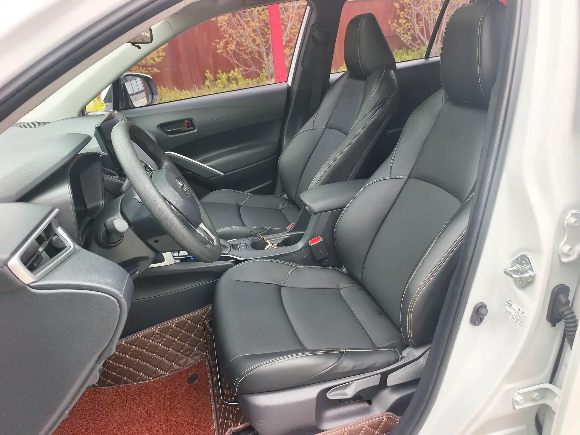 Toyota FRONTLANDER 2023 2.0L CVT Leading Edition — миниатюра 14