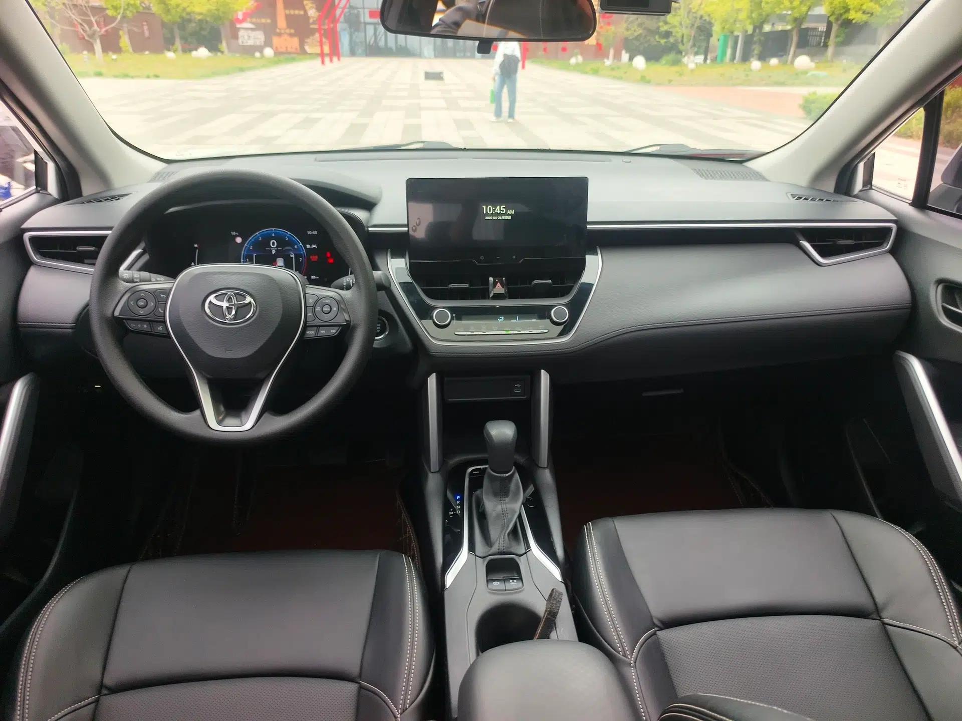 Toyota FRONTLANDER 2023 2.0L CVT Leading Edition — миниатюра 21