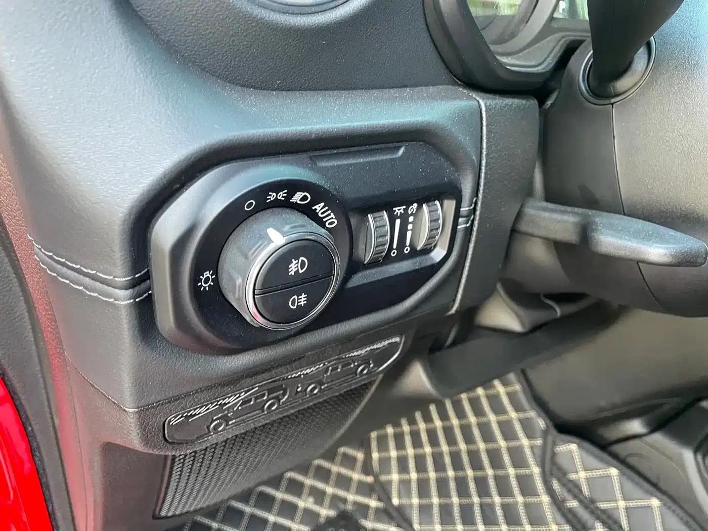 2024 Jeep Wrangler 2.0T Sahara 4-Door Edition — миниатюра 15