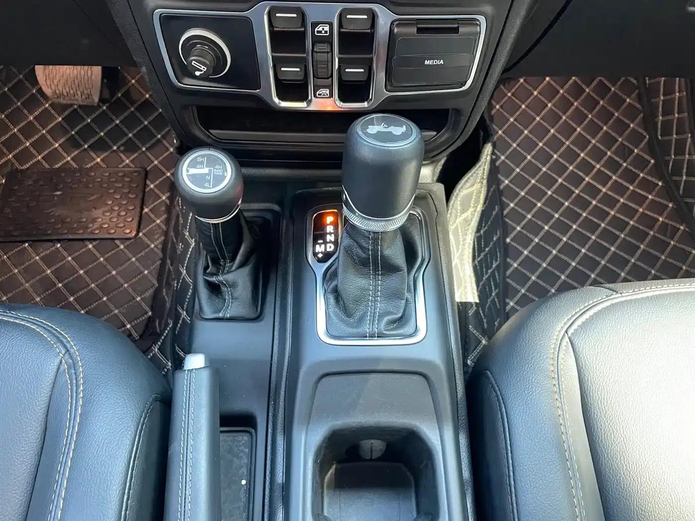 2024 Jeep Wrangler 2.0T Sahara 4-Door Edition — миниатюра 25