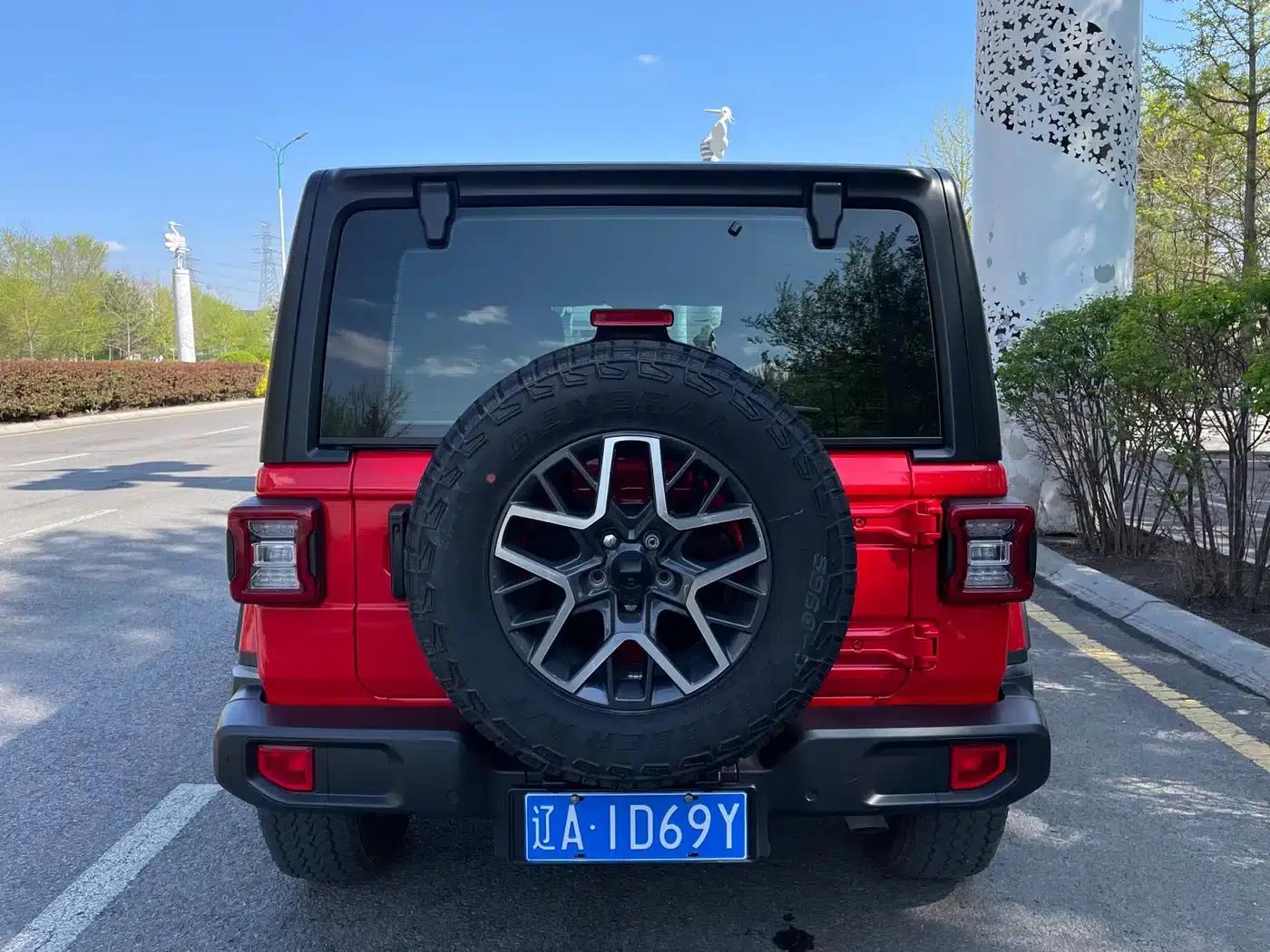 2024 Jeep Wrangler 2.0T Sahara 4-Door Edition — миниатюра 4