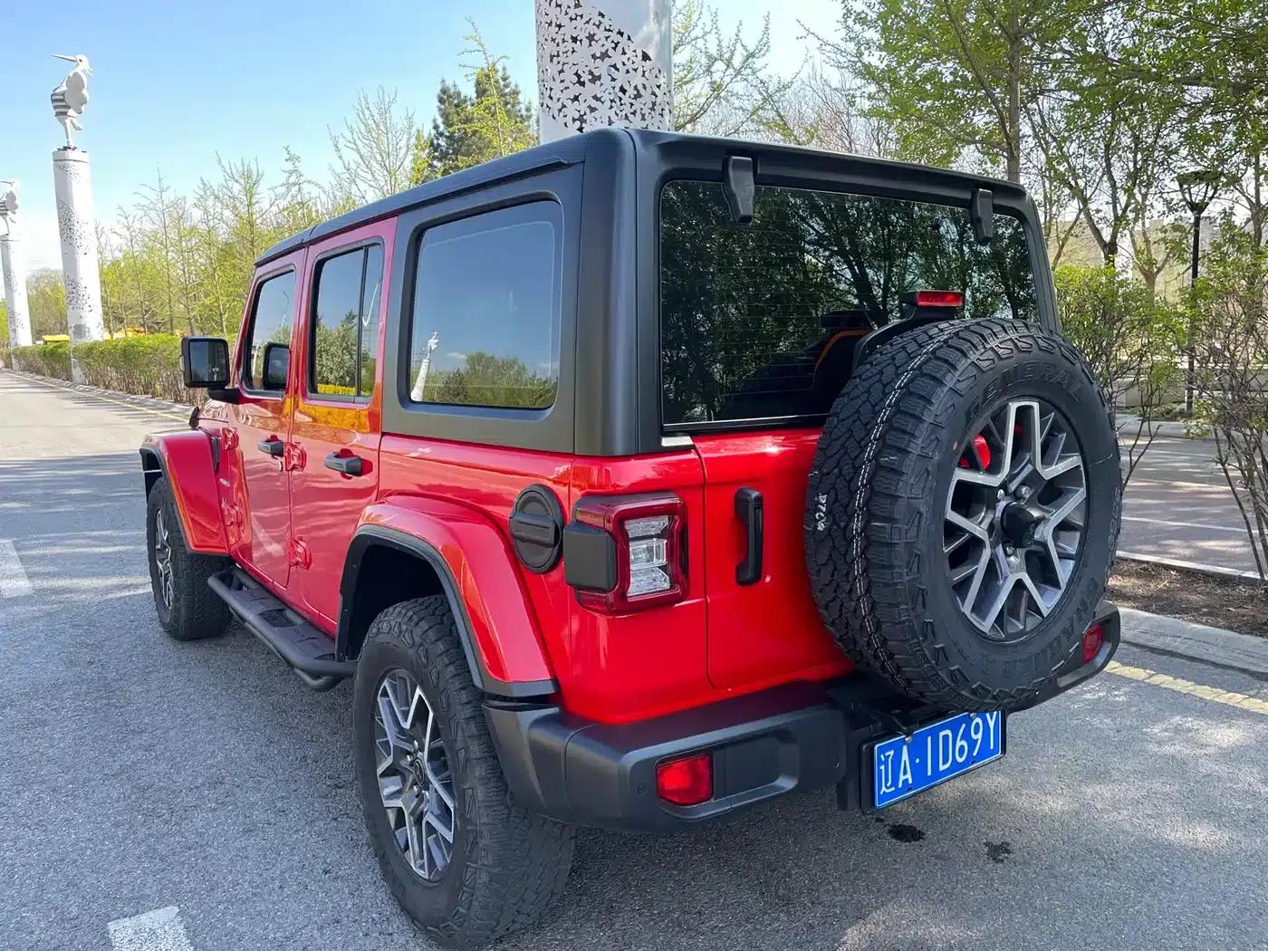 2024 Jeep Wrangler 2.0T Sahara 4-Door Edition — миниатюра 5