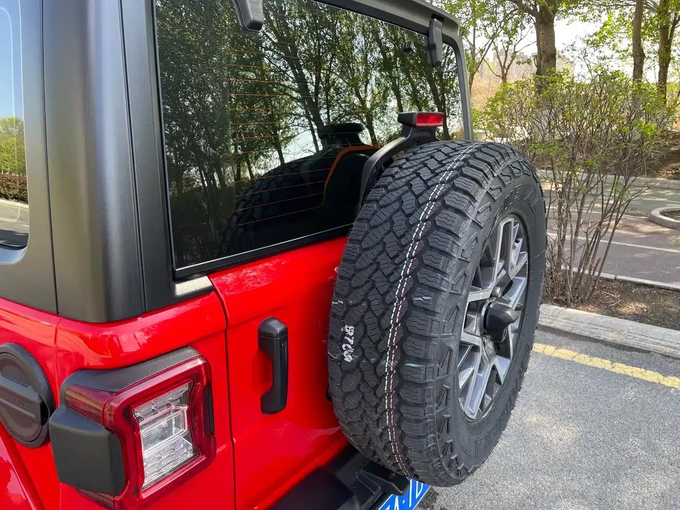 2024 Jeep Wrangler 2.0T Sahara 4-Door Edition — миниатюра 6