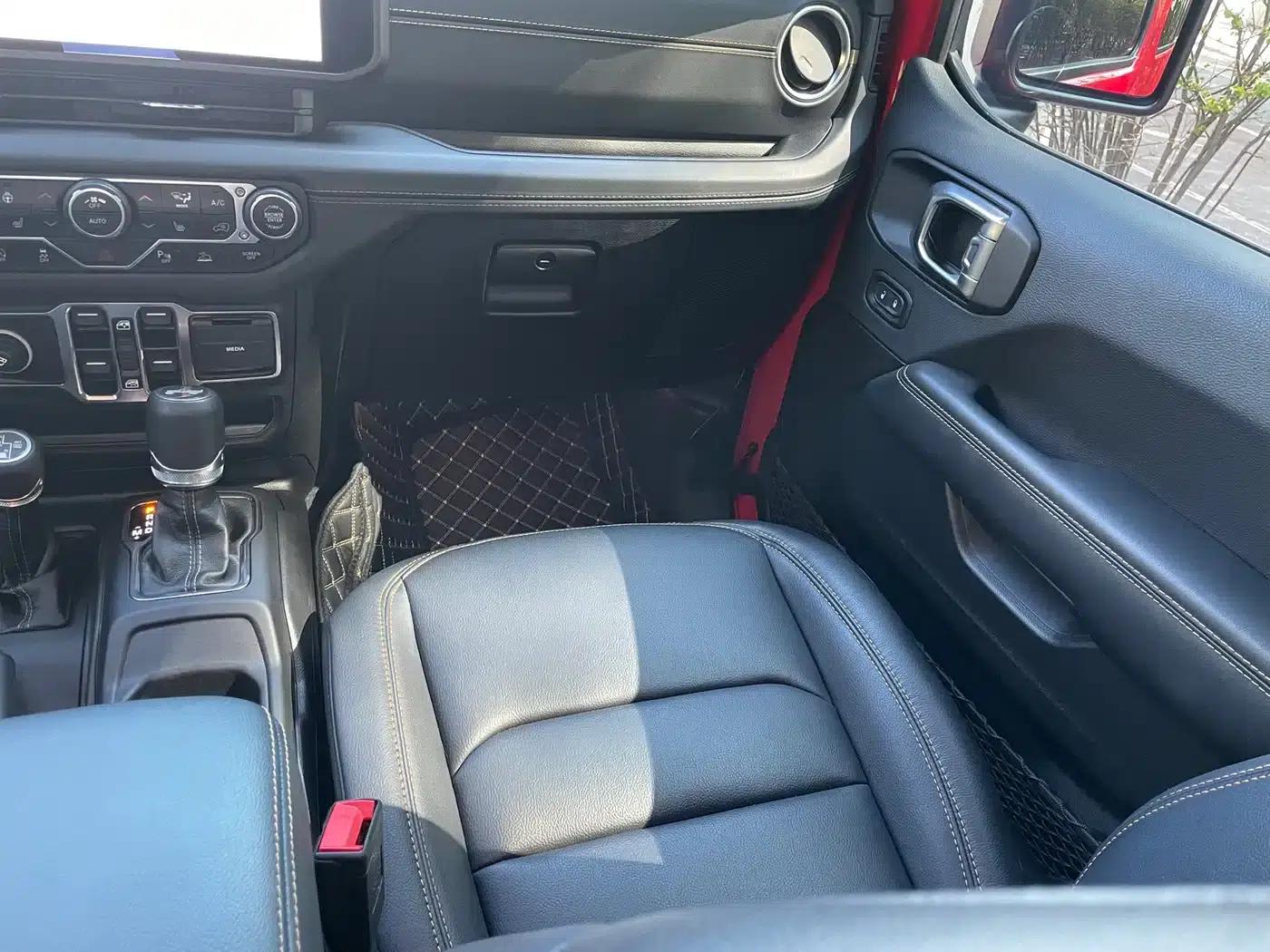 2024 Jeep Wrangler 2.0T Sahara 4-Door Edition — миниатюра 10