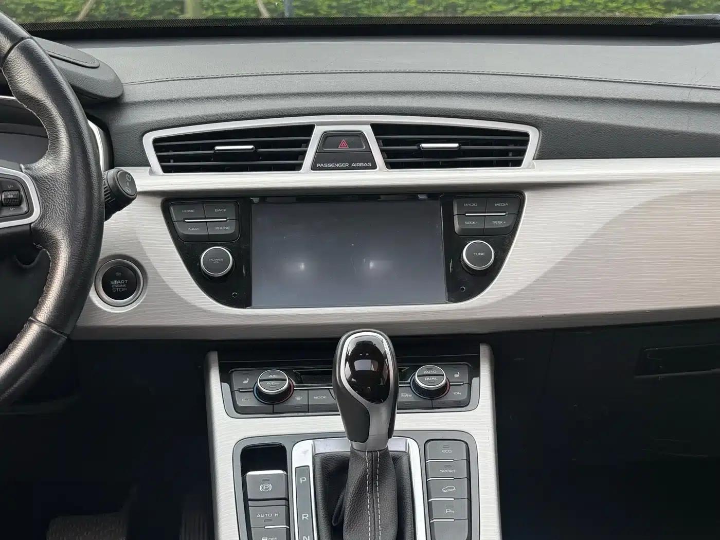 Geely Boyue 2018 1.8TD Automatic 2WD Intelligent Connected 4G Edition — миниатюра 14