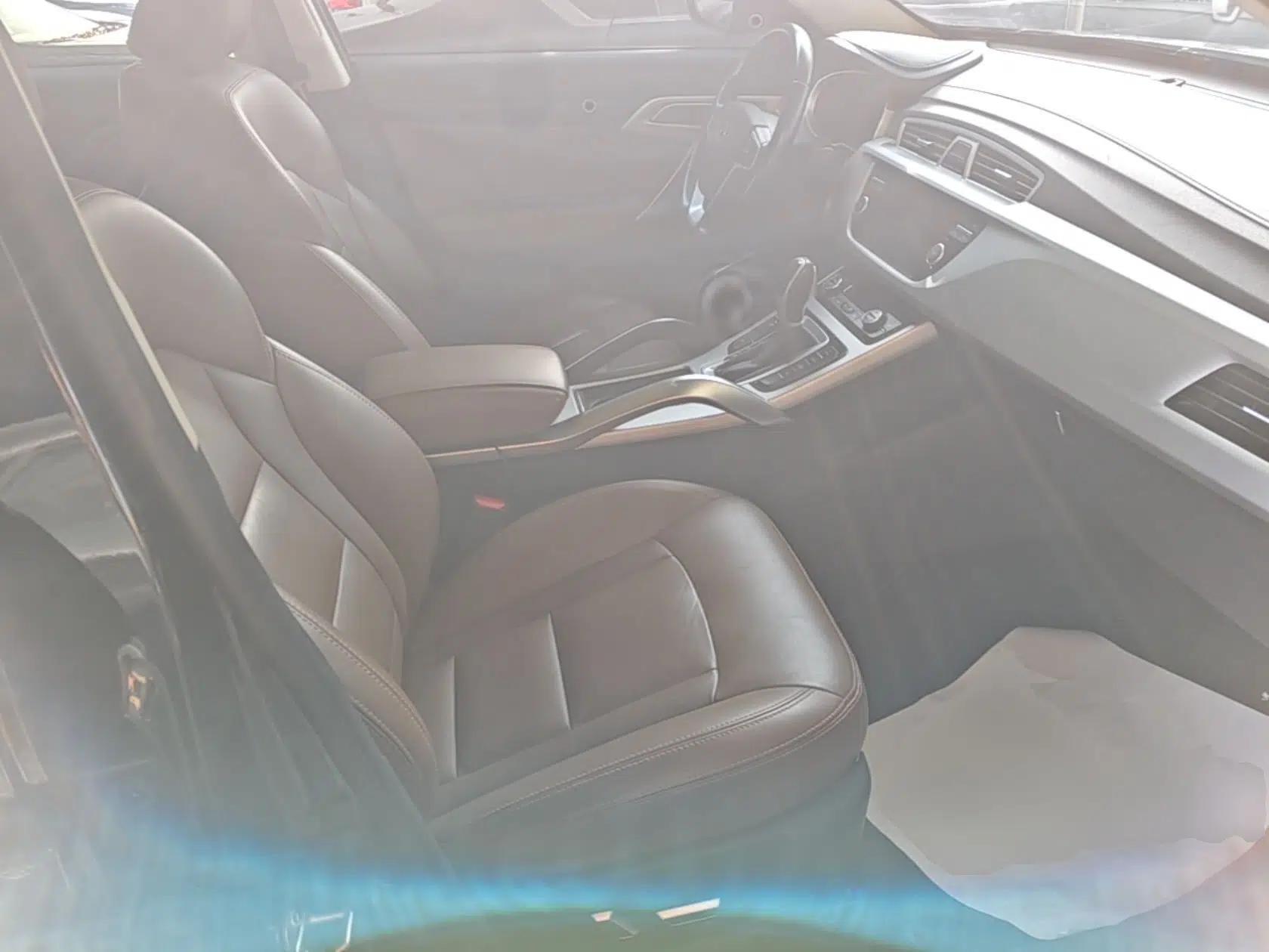 Geely Auto Emgrand X7 Sport 2016 1.8TD Automatic ZhiZun Version — миниатюра 23