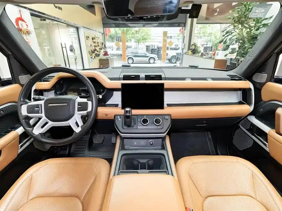 2023 Land Rover Defender 130 3.0T P400 HSE — миниатюра 9
